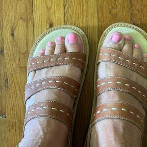 Women’s sandals
